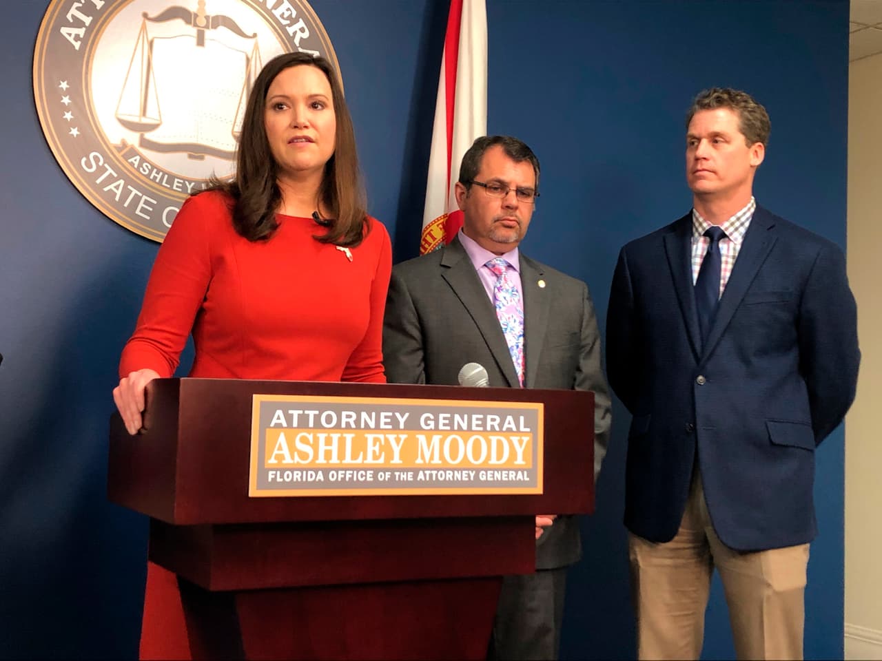 La fiscal de Florida Ashley Moody apoya a Texas para anular las elecciones en cuatro estados