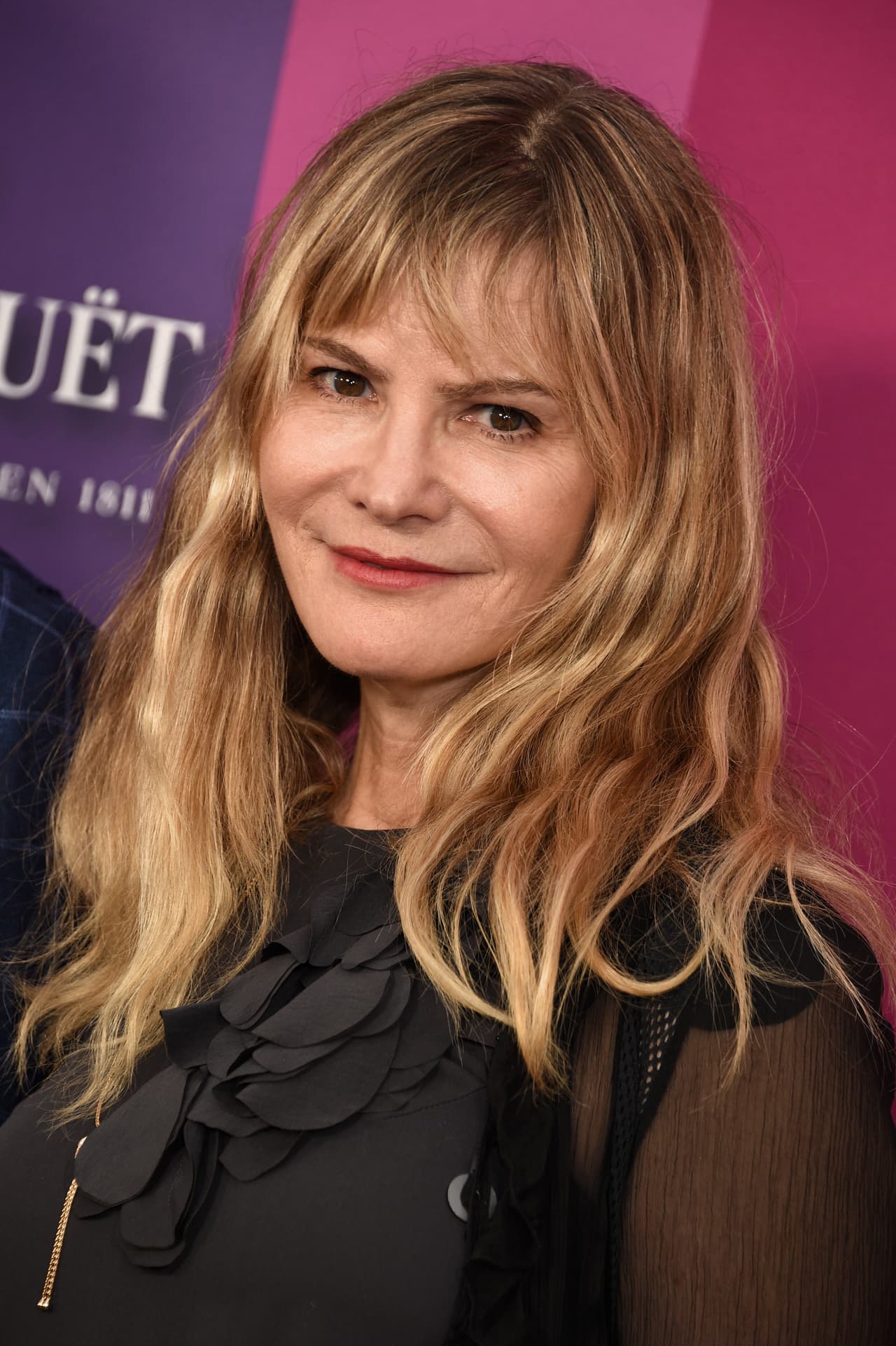 En la lista sigue 
<b>Jennifer Jason Leigh</b> (1962), con 14 muertes.