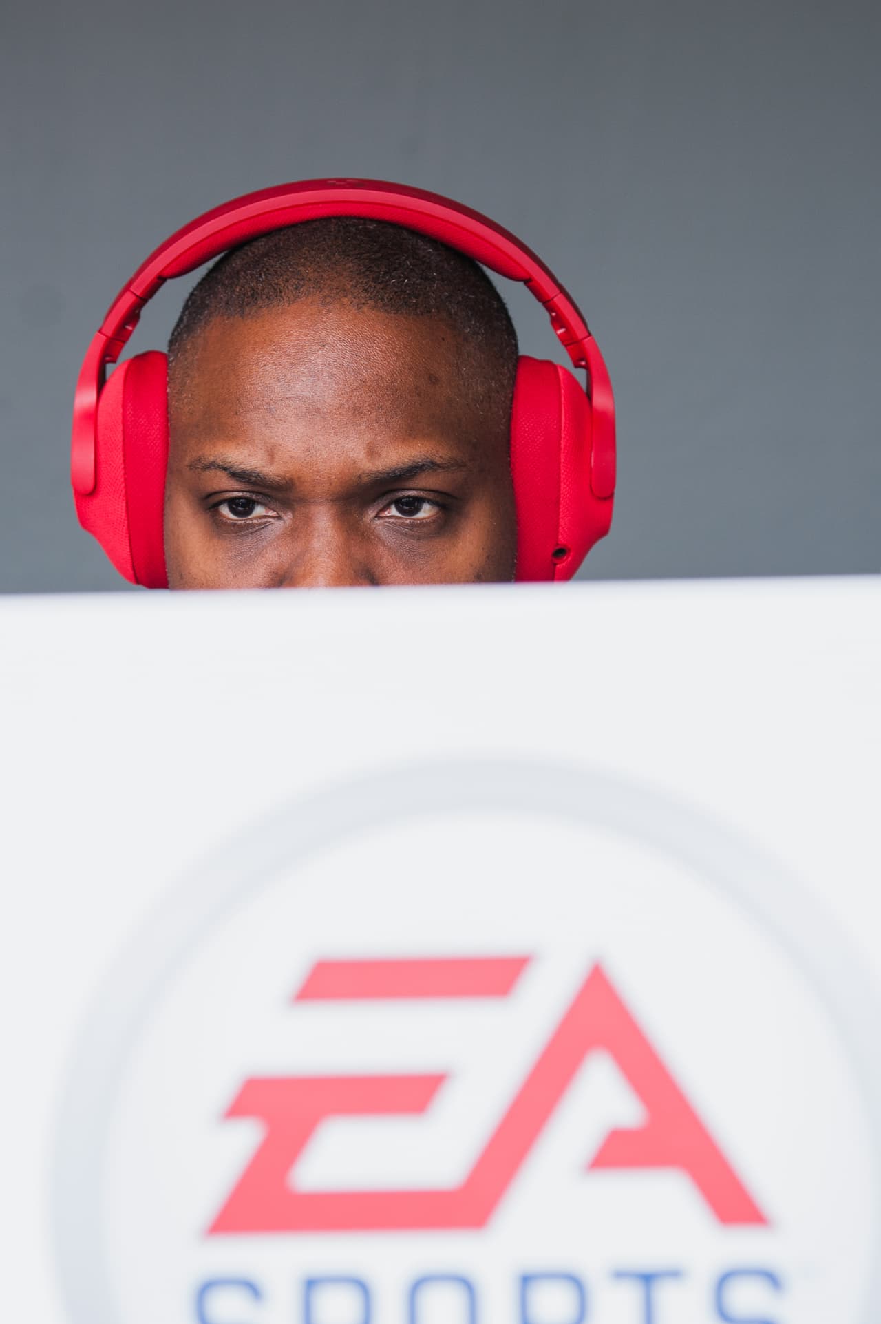 <b>La compañía de videojuegos Electronic Arts (EA) aparece en el número 5 de esta lista.</b> La creadora de "The Sims" o "Madden and FIFA "se ha ganado la reputación del malo de la industria" por su manera de acaparar el negocio, explica 24/7 Wall St. Recientemente también se ha ganado la ira de los aficionados a los videojuegos tras presentar uno que requería más de 40 horas de juego o hacer compras para desbloquear algunos de los personajes más populares.
<br>