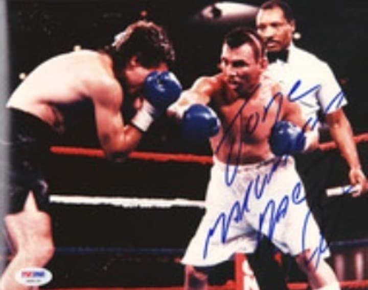 "La gente me sigue, me saluda, todos me conocen y me abrazan", dijo el mexicano.
<br>