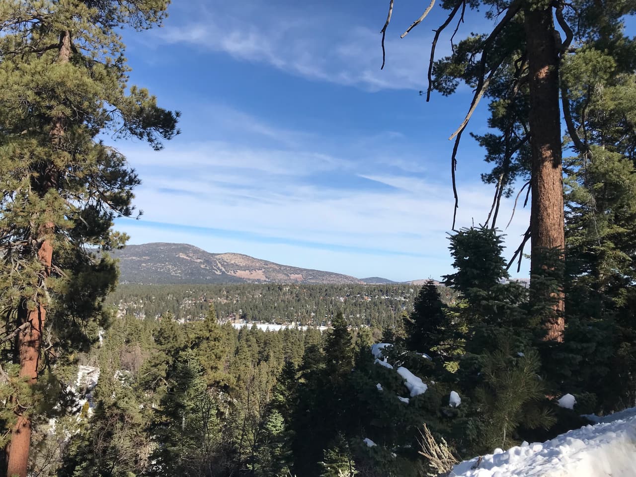 En la nieve, terreno seco o húmedo los caminos en California tienen muchos por ofrecer y descubrir. Anímate a visitarlos.
<br>Visita a Big Bear Mountain, condado de Los Ángeles.