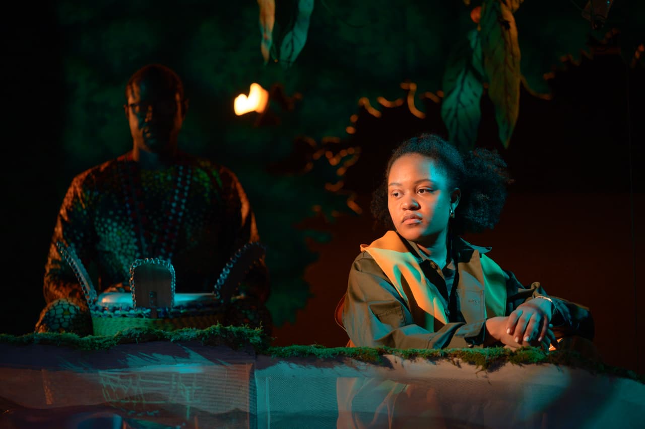 Teatro Azuka se une a Teatro del Sol para esta nueva obra que será dirigida por José Avilés, con dirección de movimiento de Keila Cordova. Cordova protagoniza la obra, junto con los actores Taysha Marie Canales, Cianna Castro y Anssumane Silla.