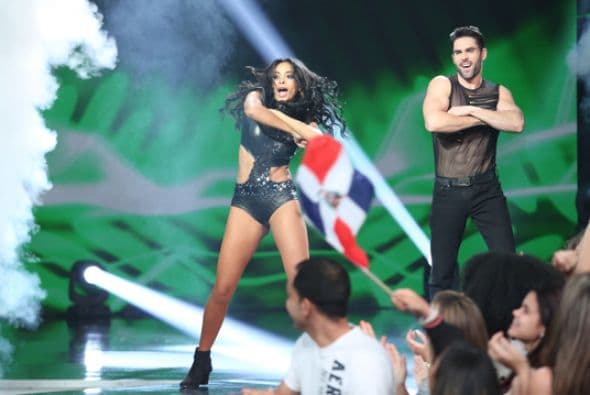 Geisha y el guapísimo actor Salvador Corpa bailaron al ritmo de Pitbull. ¡Qué calor con estos dos en la pista de Nuestra Belleza Latina!