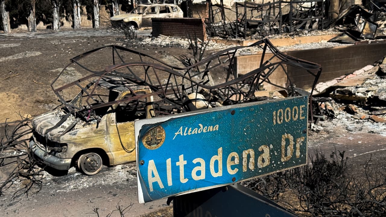Altadena se moviliza: Habitantes rechazan compras de propiedades dañadas por incendios