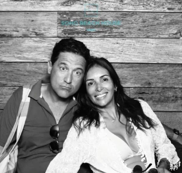 Aquí vemos a Giselle y Jaime pasándola rico en el Soho Beach House, Miami.