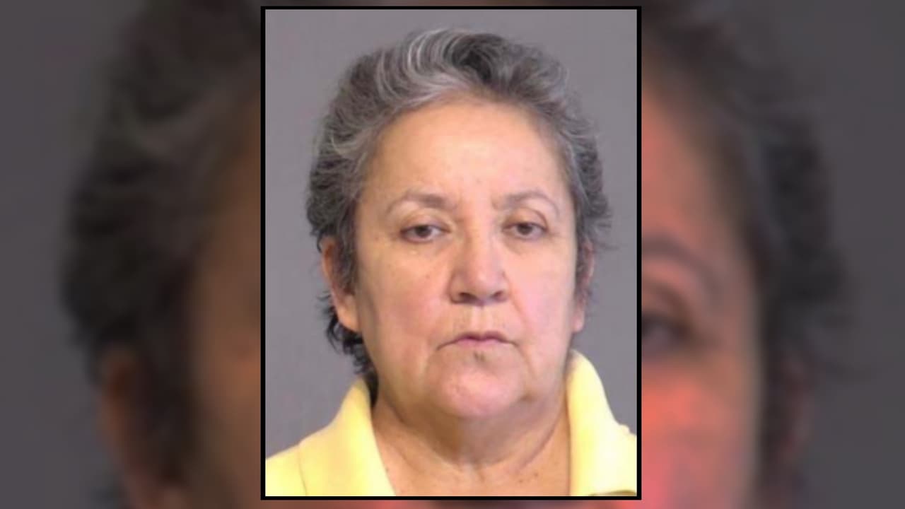 Acusan a una exalcaldesa en Arizona de recolectar boletas electorales ilegalmente 