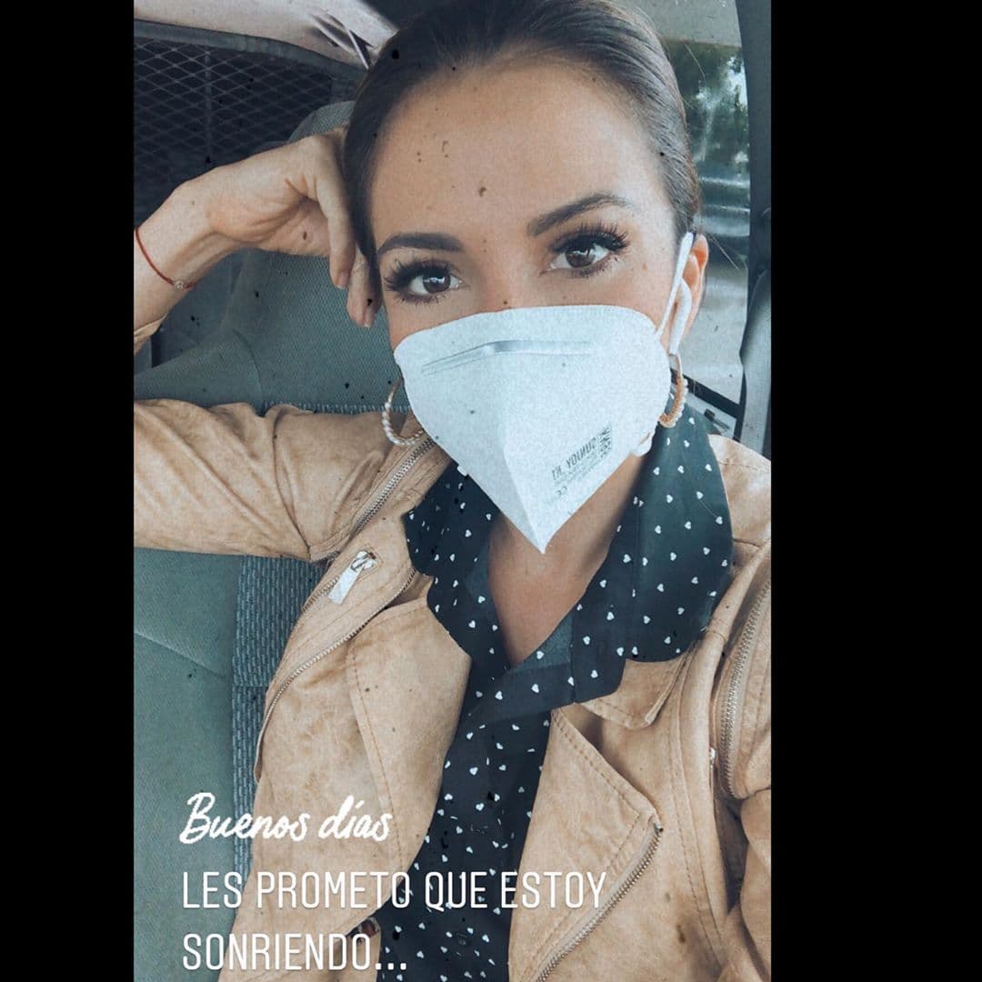 Maity también está sonriendo debajo del cubrebocas. El brillo en sus ojos lo evidencia.