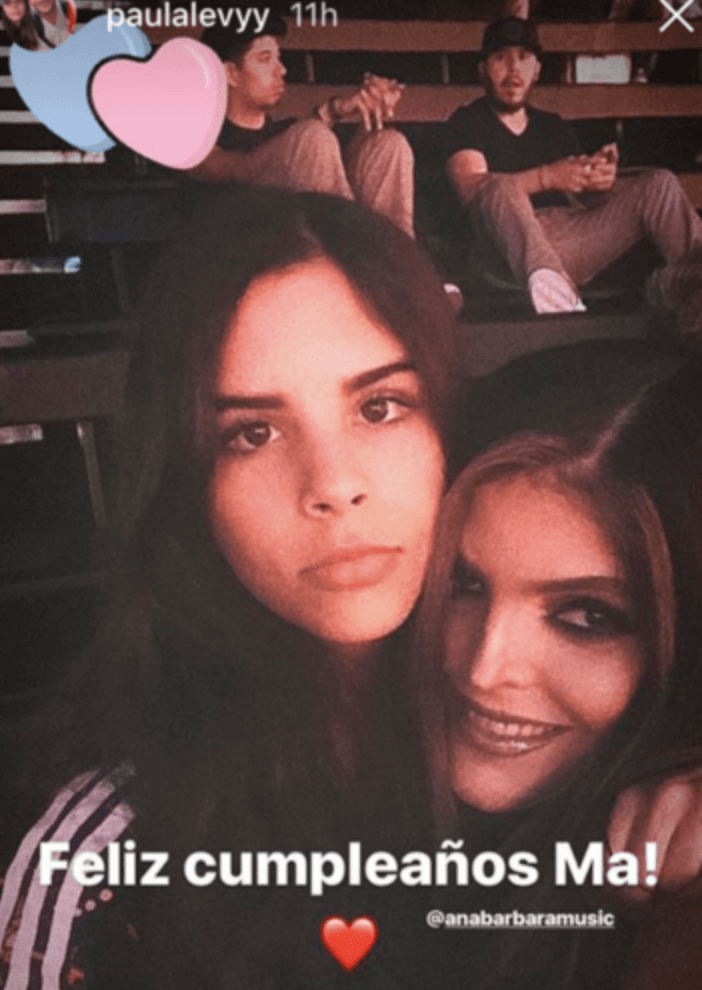 Paula conserva una gran relación con Ana Bárbara, a quien incluso llama mamá, a pesar de que la cantante se separó de su papá, José María Fernández, en 2010.