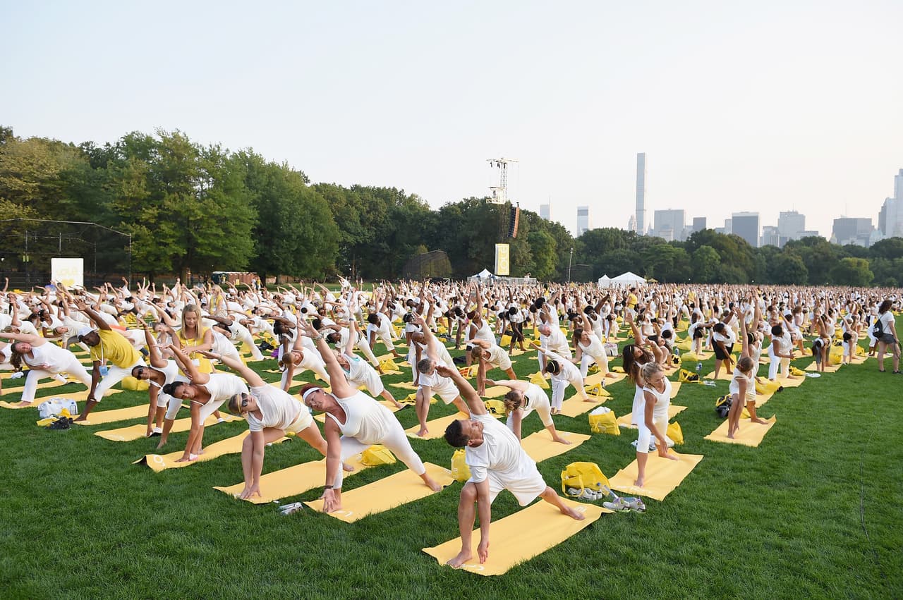 Más de 7,000 neoyorquinos participaron en el evento anual White Tour de Lolë.
