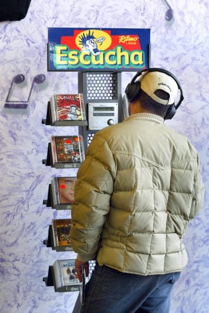 La mayoría (63%) de los latinos elegibles y sin seguro informaron que hablan inglés como su primer idioma o al menos lo hablan “muy bien” como su segundo idioma. Alrededor de un tercio (37%) de los hispanos elegibles usa más el español y el 27% vive en un hogar sin un adulto que hable inglés.