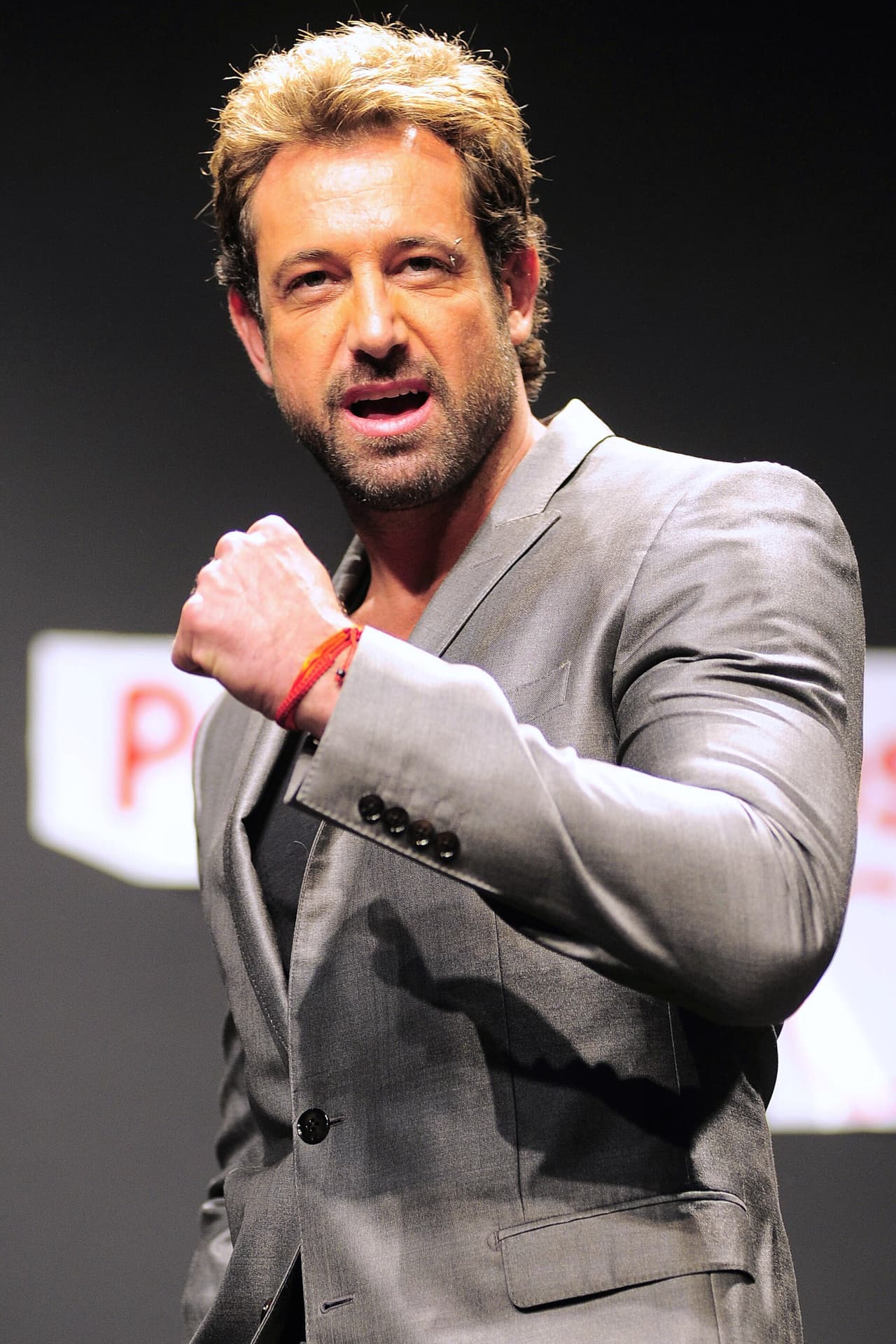 Sin duda 
<b><a href="http://www.univision.com/temas/gabriel-soto">Gabriel</a></b> es como lo vinos, entre más madurito más guapo está.