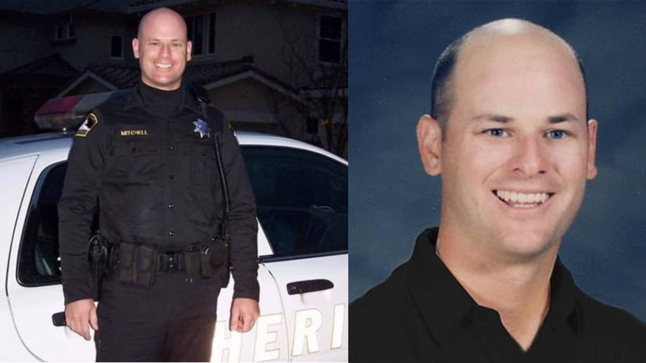 <h3 class="cms-H3-H3">Agente Jeff Mitchell</h3>
<br>El
<b> 27 de octubre de 2006</b>, aproximadamente a las 3:30 am, el agente Jeff Mitchell estaba patrullando un área rural al sur del condado de Sacramento cuando detuvo a un vehículo sospechoso en la carretera. Cuando Mitchell no respondió la radio, sus compañeros fueron al área y lo encontraron 
<b>muerto por una herida de bala </b>en la cabeza. Parece que estuvo involucrado en una pelea con unos sospechosos y posteriormente recibió un disparo con su propia arma.