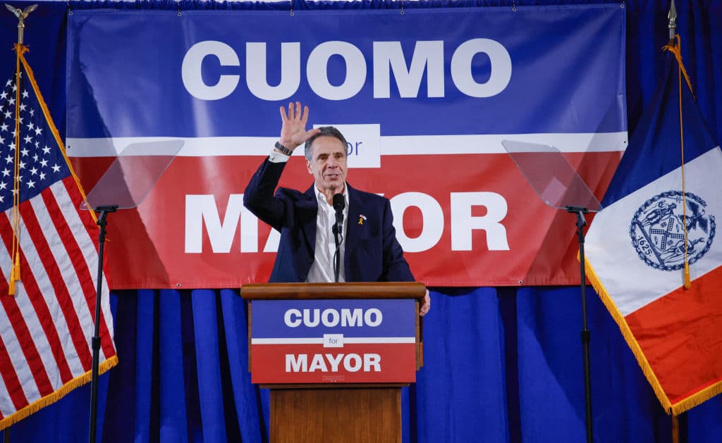 Cuomo se presentó como un moderado experimentado capaz de "salvar una ciudad fuera de control" y de mantener el equilibrio entre trabajar con el presidente republicano Donald Trump y enfrentarlo cuando sea necesario.
