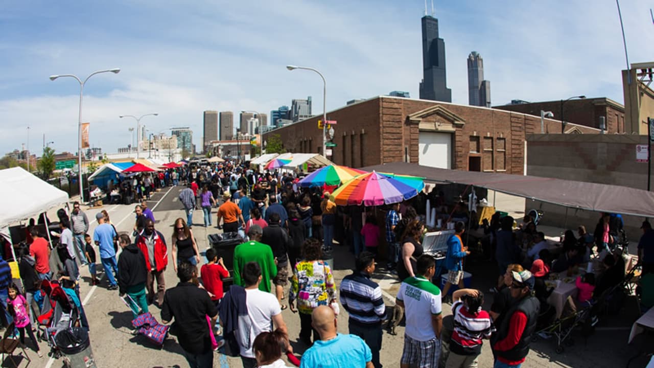 Ya está de regreso el histórico Maxwell Street Market