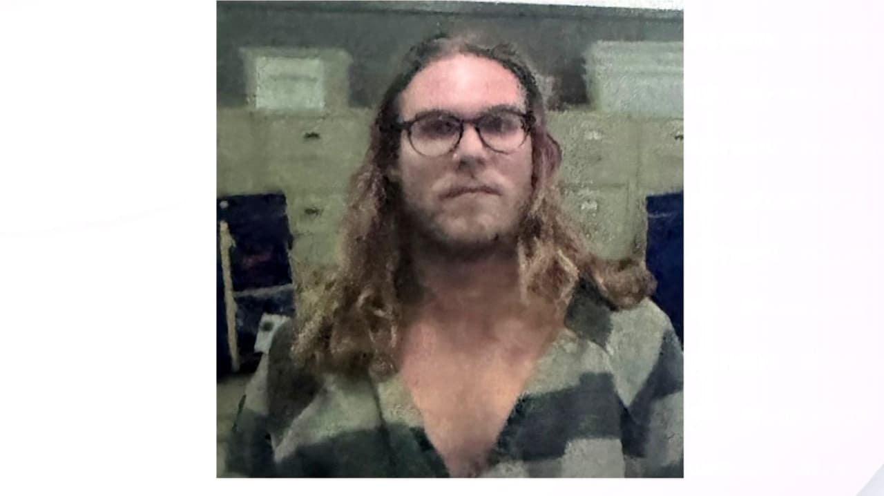 Acusan a pastor y exmaestro del condado Wake de crímenes sexuales