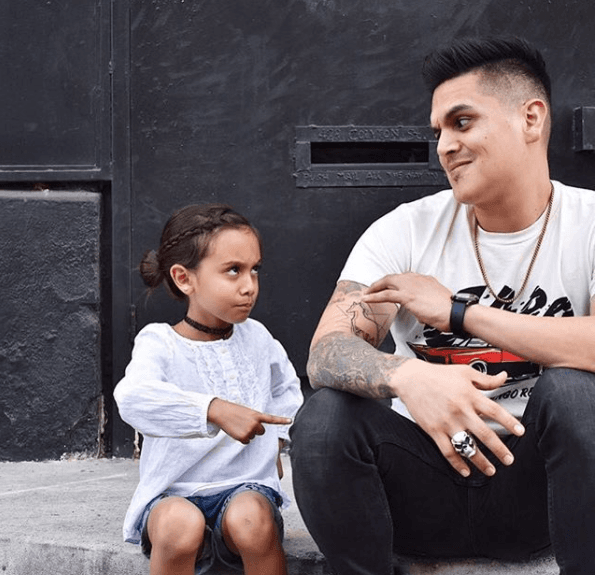 En entrevista para Despierta América en febrero de 2016, la hija de Régulo Caro afirmó que quería seguir los pasos musicales de su padre.