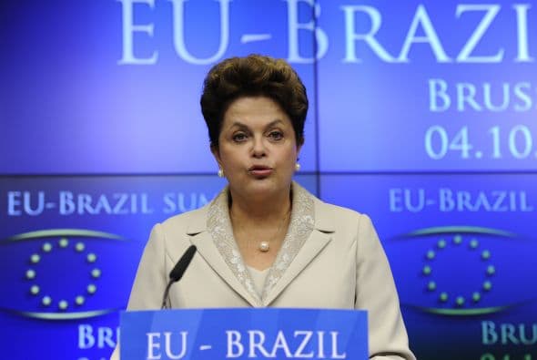 4.- DILMA ROUSSEFF: Es la actual presidenta de Brasil. Tiene 66 años.