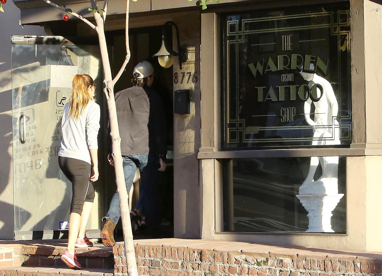 Sofía llegó temprano al estudio The Warren Custom Tattoo Shop en Los Ángeles.