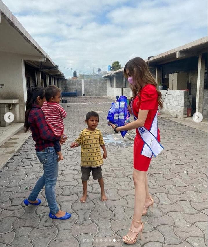 Sin embargo, durante la misa de cuerpo presente que se llevó a cabo el sábado 2 en el Santuario de Guadalupe Aguascalientes, el sacerdote dio confort a los padres de la joven haciendo referencia a que el suicidio ya no es "pecado mortal". 
<br>