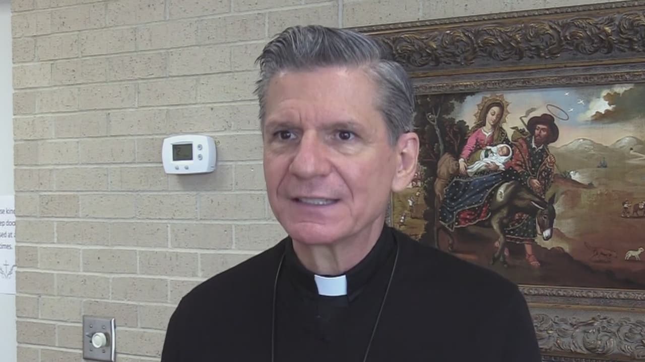 Arzobispo de San Antonio niega carta de exención religiosa a quienes buscan evitar vacunarse contra el covid-19