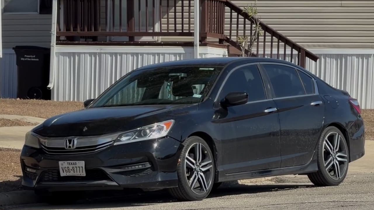 ¿Pueden detener a inmigrantes al registrar un vehículo en Texas? Abogado aclara dudas