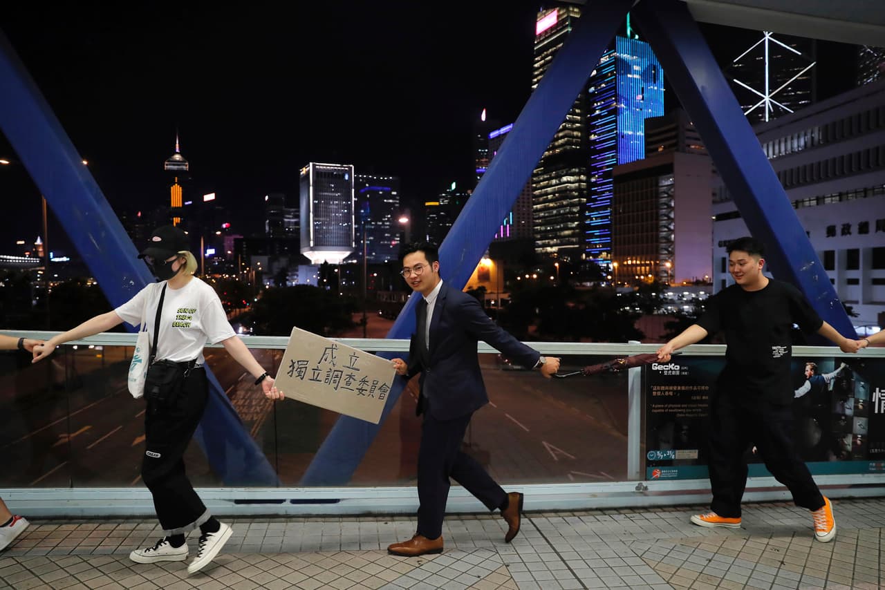 Aunque desde Pekín no ha habido reacción que pueda ser interpretada como una amenaza o ultimatum, los analistas coinciden en que la paciencia del gobierno central comunista está siendo puesta a prueba.