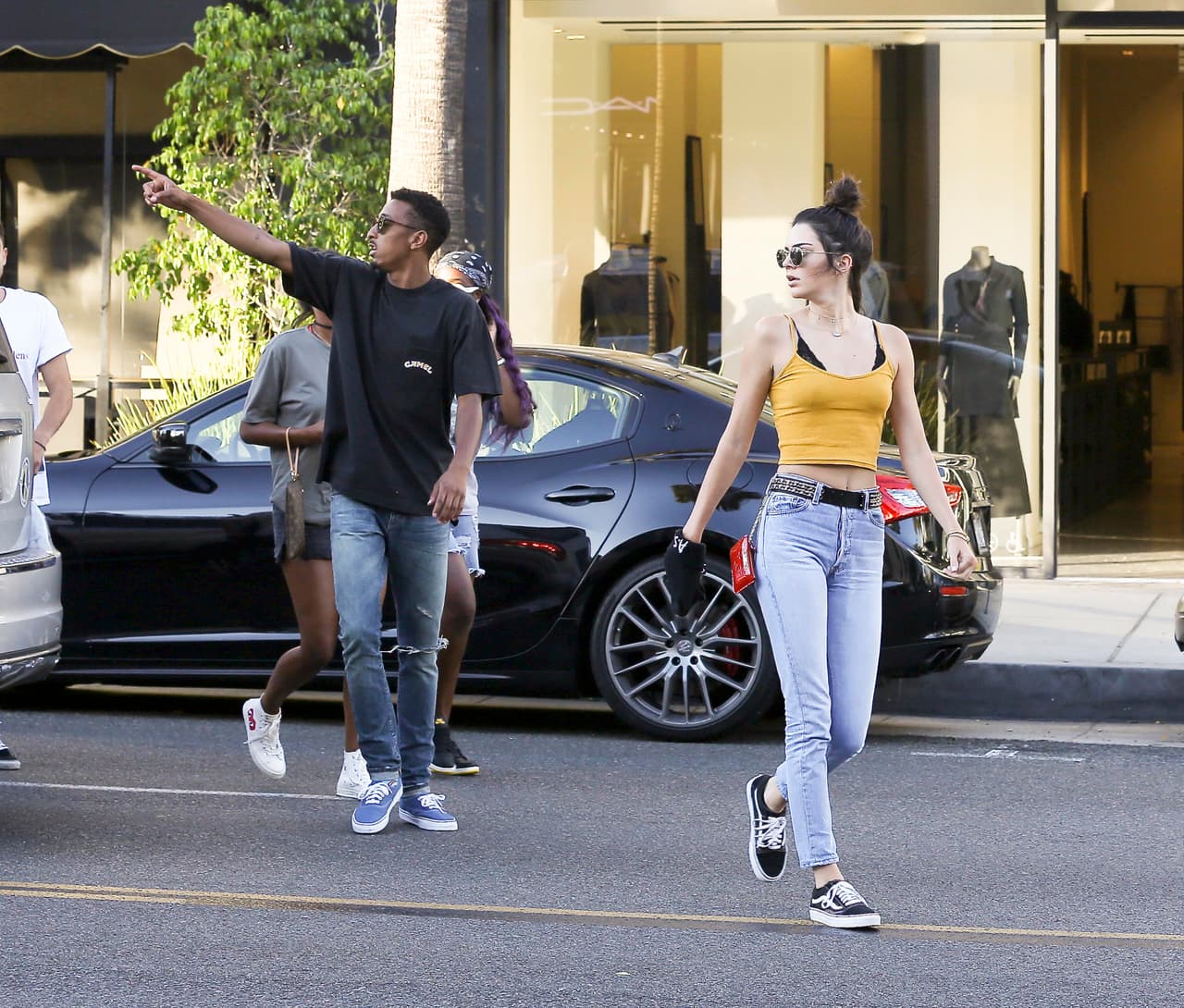 Kendall tenía un gorro cubriendo su mano derecha.