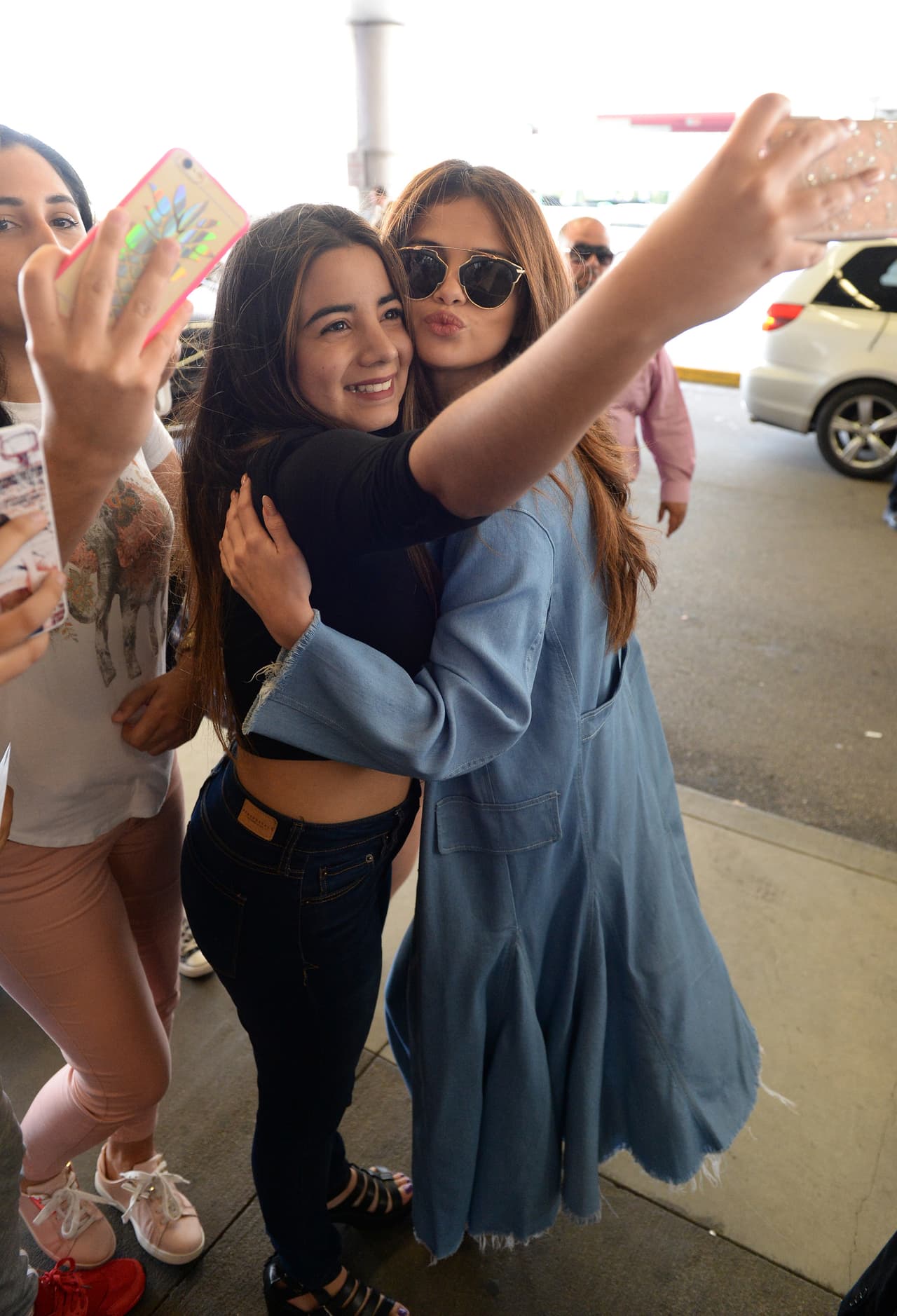 ¡Kisses for everyone! Esta chica fue la más feliz por conseguir una imagen con su gran ídolo.