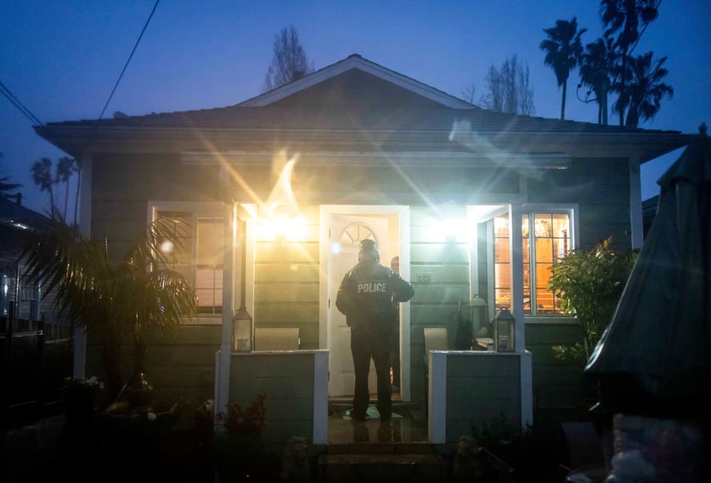 En horas de la noche, las inundaciones se convirtieron en un potencial riesgo en Santa Bárbara, donde algunos vecinos recibieron órdenes de desalojo.