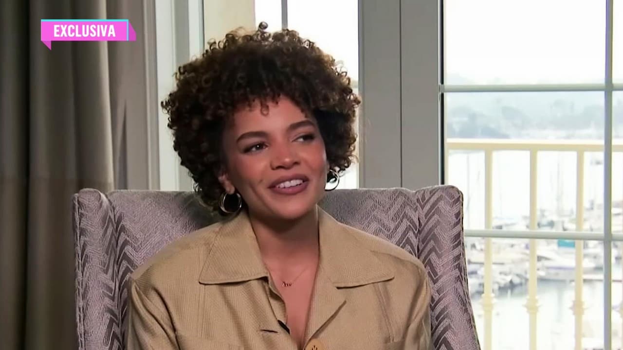 Leslie Grace cuenta la verdad detrás de por qué se canceló el estreno de la película 'Batgirl'