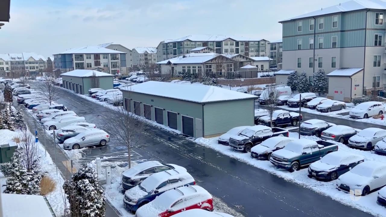 Carreteras resbaladizas y acumulación de nieve tras tiempo invernal en Maryland