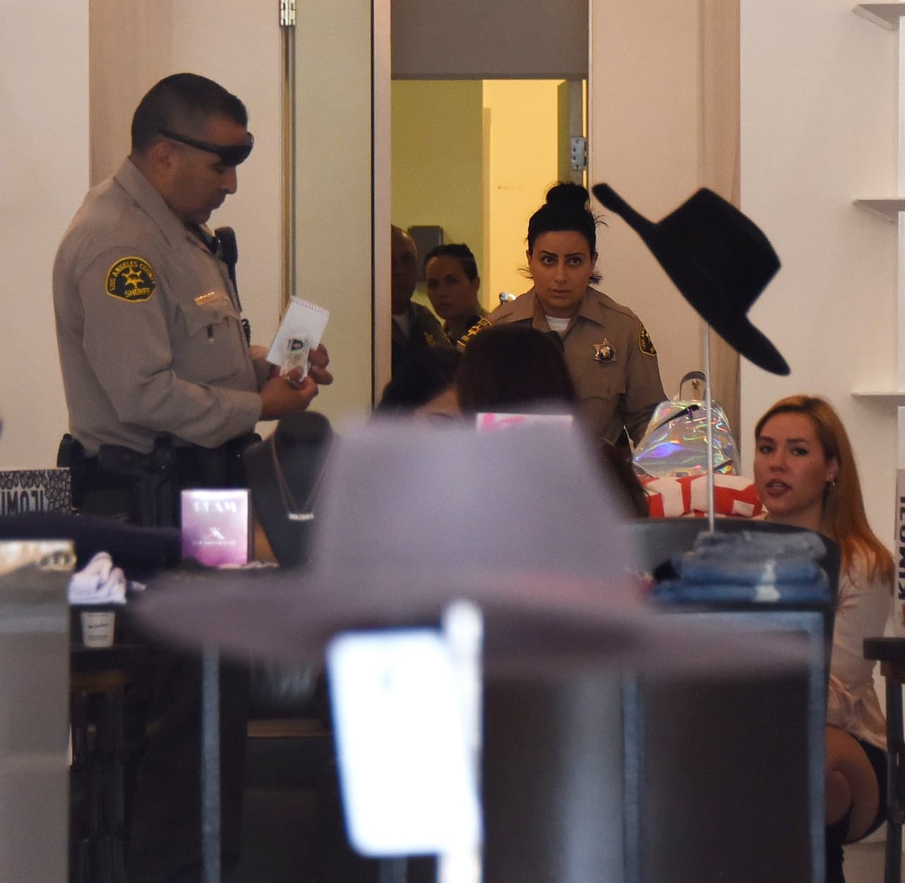 Los empleados de las Kardashian mantuvieron la calma tras el incidente.