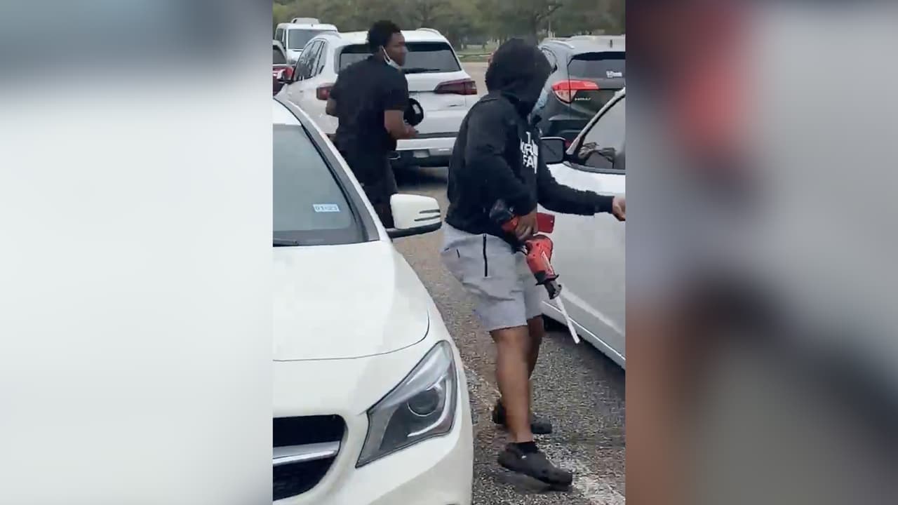 Aunque gracias a la intervención de esta buena samaritana se evitó un robo, la policía recomienda no confrontar a los ladrones porque muchas veces están armados.