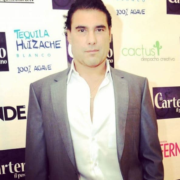 La adicción al alcohol, que por muchos años atravesó el actor Eduardo Yañez, le provocó problemas laborales, lo alejó de sus familias y atentó severamente contra su salud. Sin embargo, confesó en entrevista para el programa 'El Gordo y la Flaca' haberse recuperado, siendo Lucía Mendez quien lo ayudara a salir de la enfermedad.