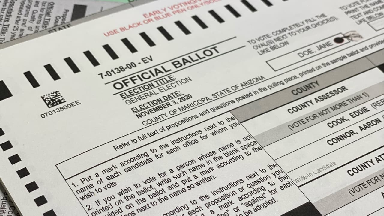 Las boletas de las elecciones generales tienen varias contiendas, para asesor del condado, fiscal del condado, entre otras. Antes de emitir su voto lea quienes son los candidatos, más información en nuestra página de elecciones en UnivisionArizona.com