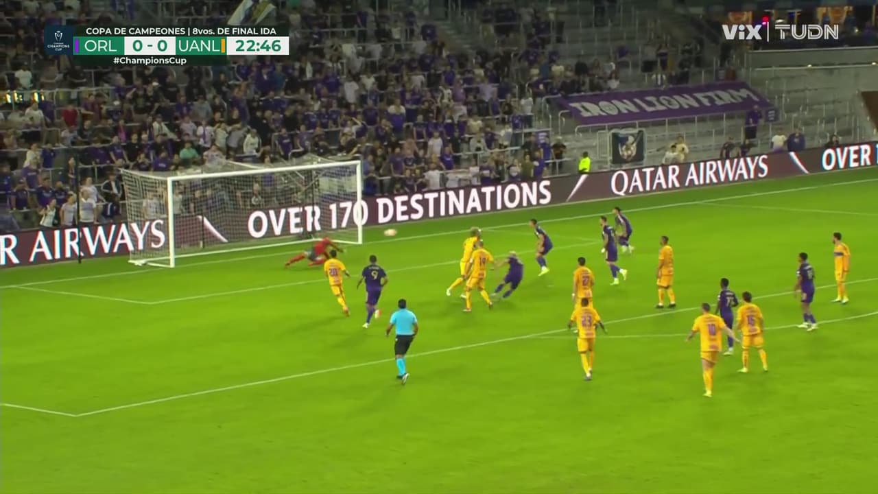 ¡Atajadón de Nahuel! Guzmán le roba el gol a Jansson