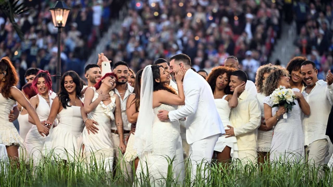 Exclusiva: ¡Boda real en el Super Bowl! El pastor Antonio Reyes revela detalles del "sí" ante Bad Bunny