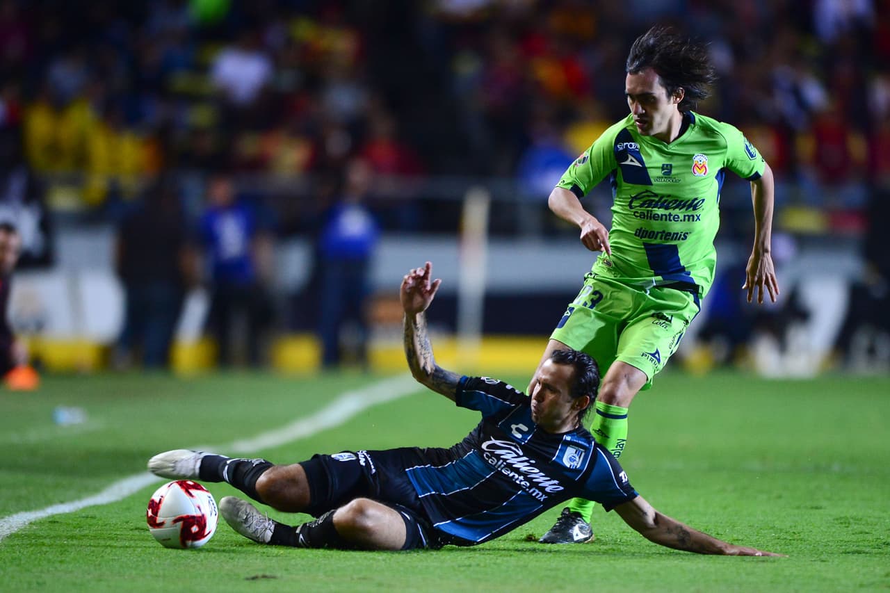 Con un doblete de Aldo rocha, gol de Martín Rodríguez, y gol del Shaggy Martínez, Morelia golea y deja claro el mal momento que esta viviendo el Querétaro.