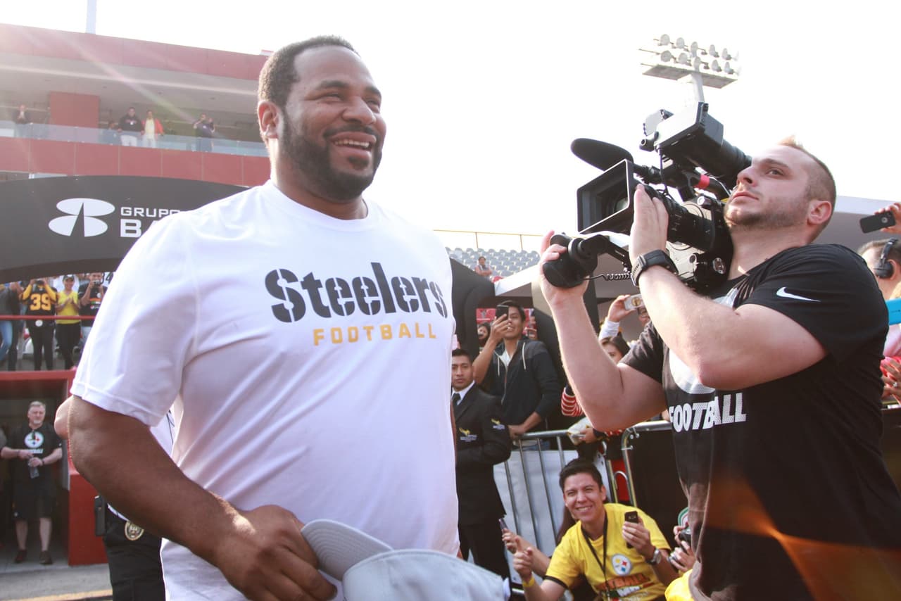 Jóvenes y niños acudieron a las clínicas impartidas por leyendas de los Steelers en México. Checa las mejores tomas.