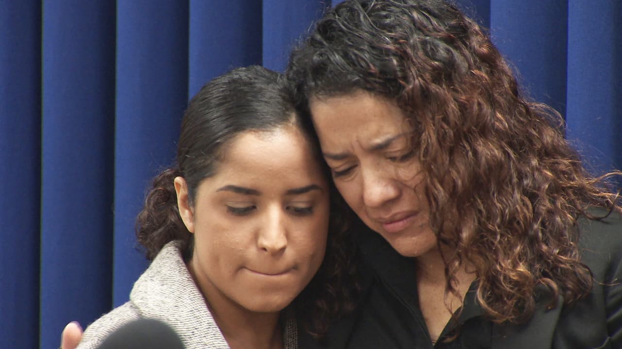 Roxana Chacón, una tía de Jason Montes que lo cuidó desde que era niño, pidió a la comunidad, en especial a la hispana, que por favor denuncie cualquier pista que tengan sobre el caso. "Nunca conocí que él tuviera problemas con personas, era muy popular porque siempre estaba contento", dijo.