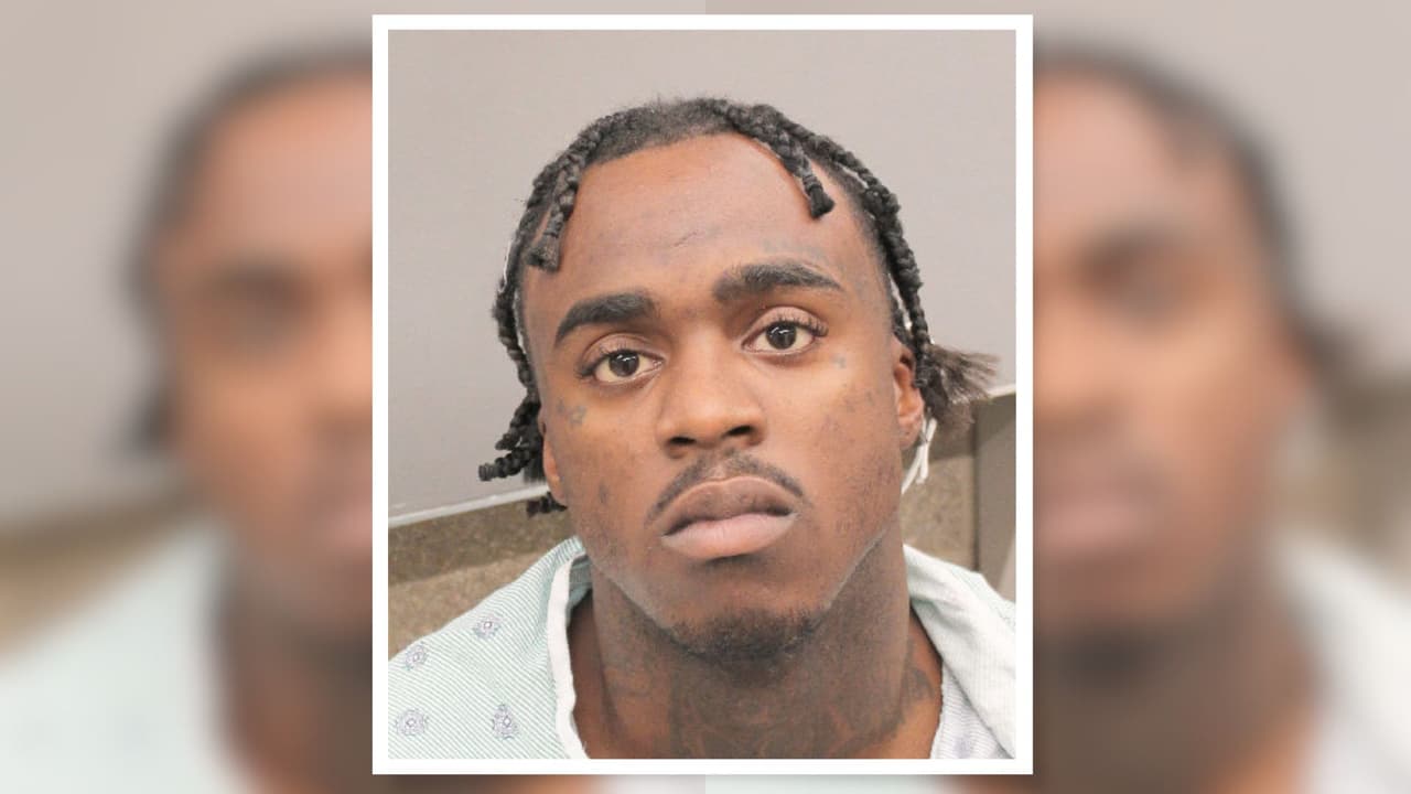 Este hombre tiene 24 años y está acusado de matar a tiros a un adolescente durante un robo en Houston