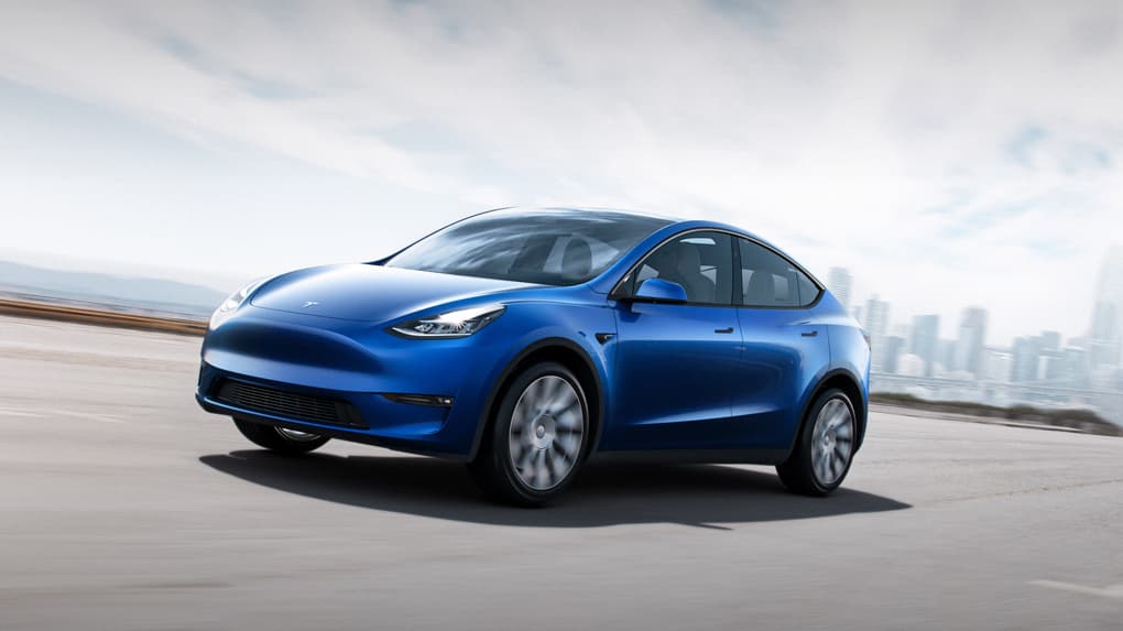 Según Elon Musk, el controversial fundador de Tesla, la Model Y básica puede acelerar hasta las 60 mph en solo
<b> 3.5 segundos</b>, y alcanzar una velocidad máxima de 130 mph. El fabricante promete una autonomía de hasta 300 millas por carga.