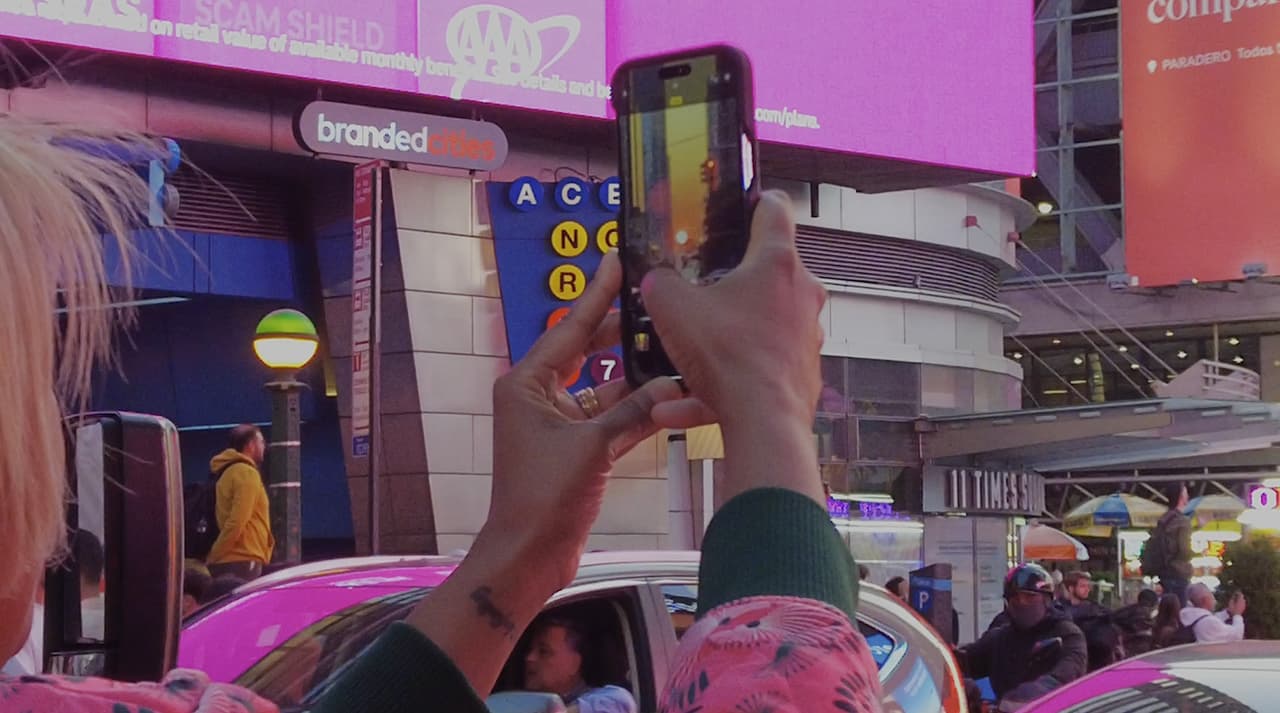 El hermoso espectáculo que disfrutan miles de personas en la ciudad de Nueva York y que solo sucede cuatro veces al año.