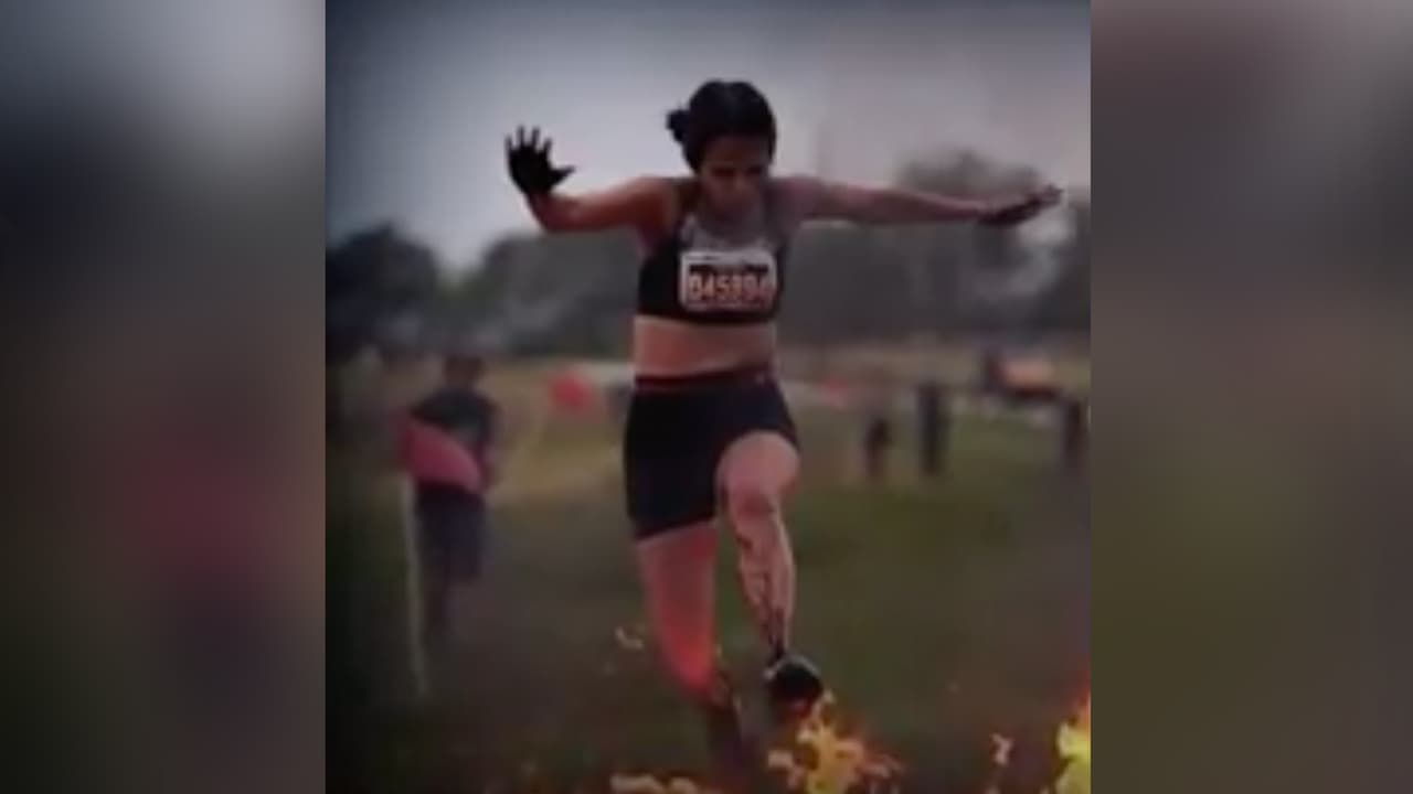 “Mi doctora me reconoce más como una sobreviviente y la verdad donde están mis tumores ahora, para nada van a poder contra mí. Gracias a toda la gente que me ha apoyado y como dijo Albert Einstein, hay dos formas de ver la vida, una es creer que no existen los milagros y la otra, es creer que todo es un milagro. Para mi estar aquí, es un milagro”, concluyó Debbie.