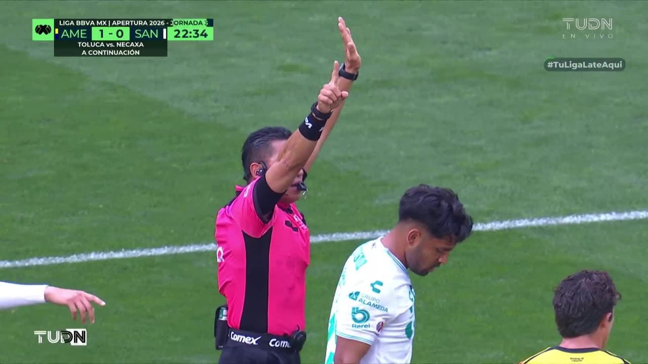 ¿Era penal para el Santos? ¡El VAR y el central echan para atrás la decisión!