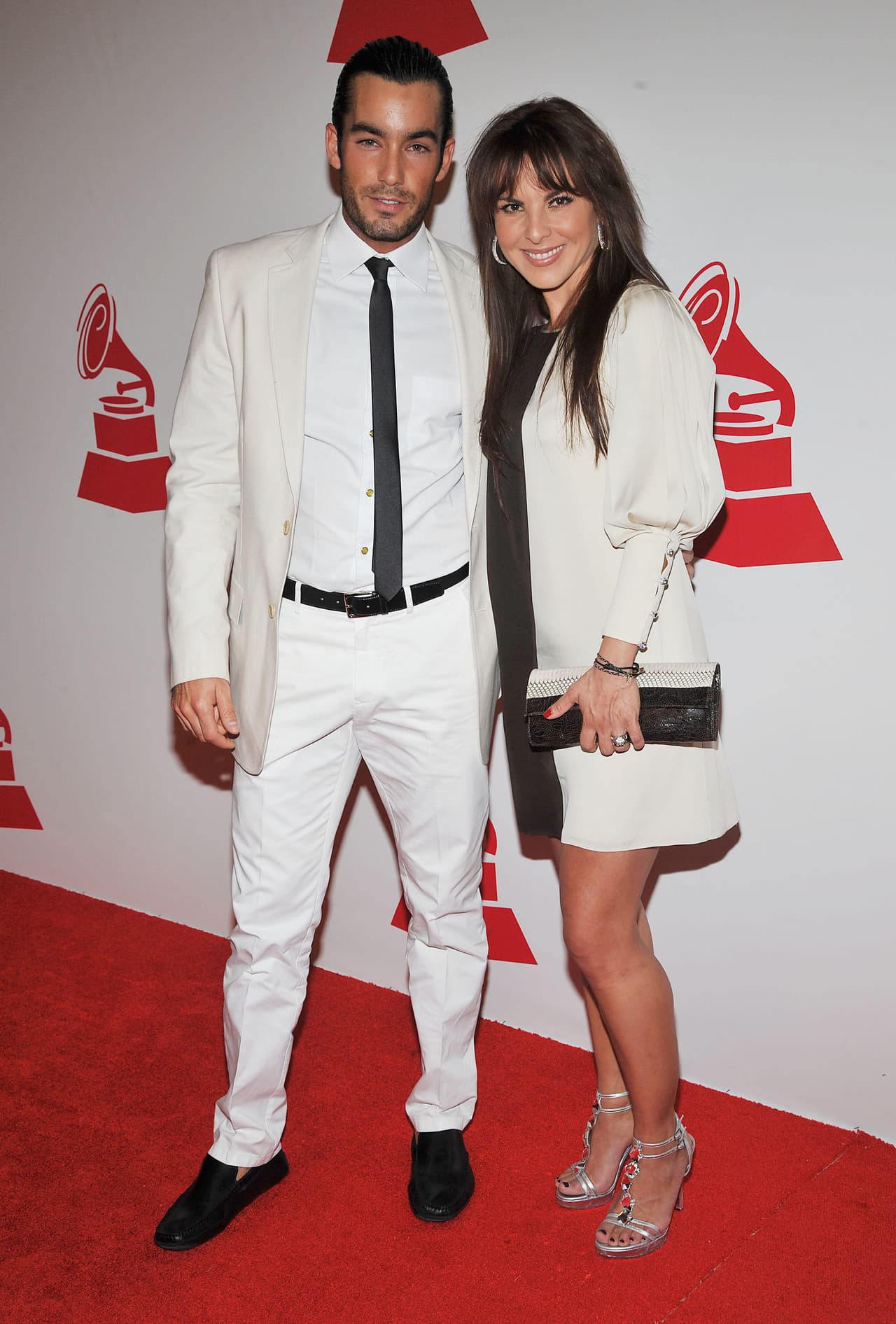 Durante el matrimonio, las carreras de ambos continuaron con éxito. Aarón Díaz grababa la telenovela 
<b><a href="https://www.univision.com/novelas/novelas-show-temp/teresa-esta-de-regreso-en-univision-fotos#fb675b910000" target="_blank">Teresa</a></b> en México, mientras que Kate del Castillo hacía lo propio con 'La reina del sur' con locaciones en Colombia, Estados Unidos y España.
<br>