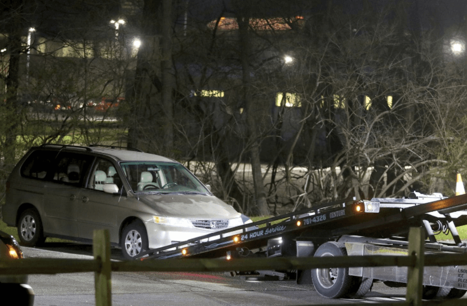 "No me queda mucho tiempo, dile a mi mamá que la quiero": el ruego de un joven al morir por asfixia atrapado en su carro
