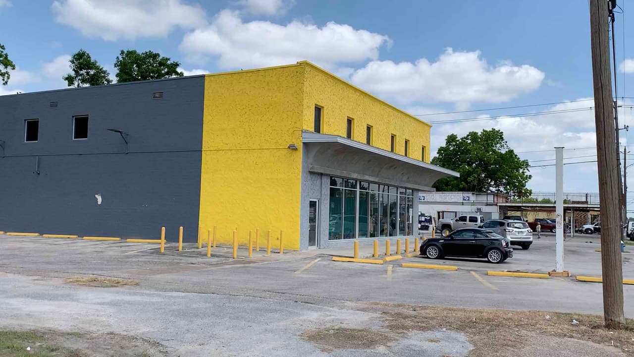 El centro Art in The Heart será inaugurado el próximo sábado 28 de mayo y se encuentra en el número 8321 de Jensen.