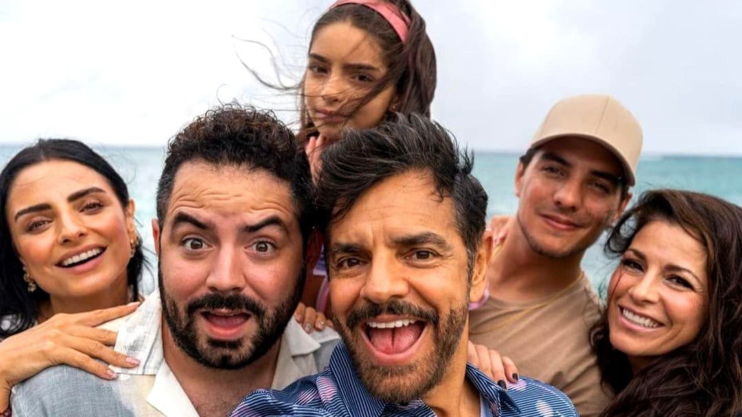 Eugenio Derbez cuenta cómo se ahorró "mil problemas" con sus ex al pasar la Navidad con sus hijos