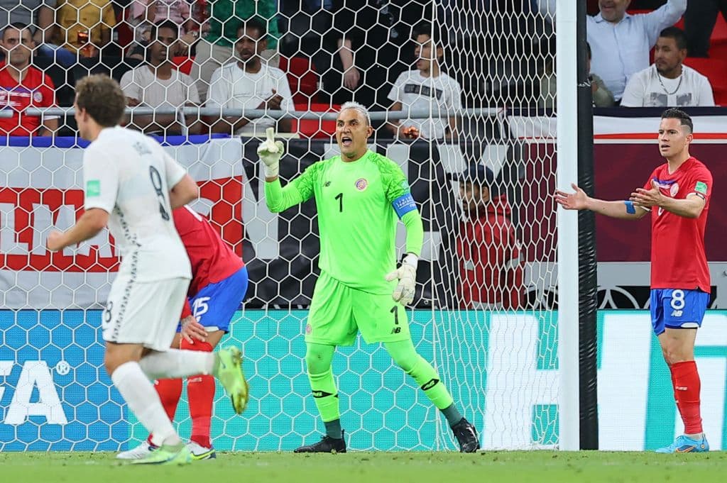 Costa Rica se convirtió este martes en el último clasificado al Mundial de Catar 2022 al vencer por 1-0 a Nueva Zelanda con un gol de Joel Campbell en el minuto 3 y estará en el Grupo D con España, Alemania y Japón.